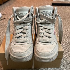 Levi's Light Gray High-Top Sneakers